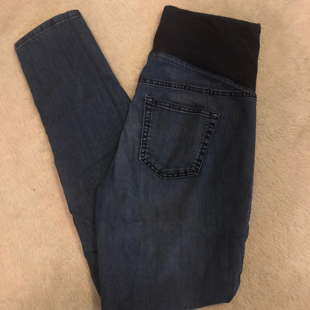 Maternity jeans size Large